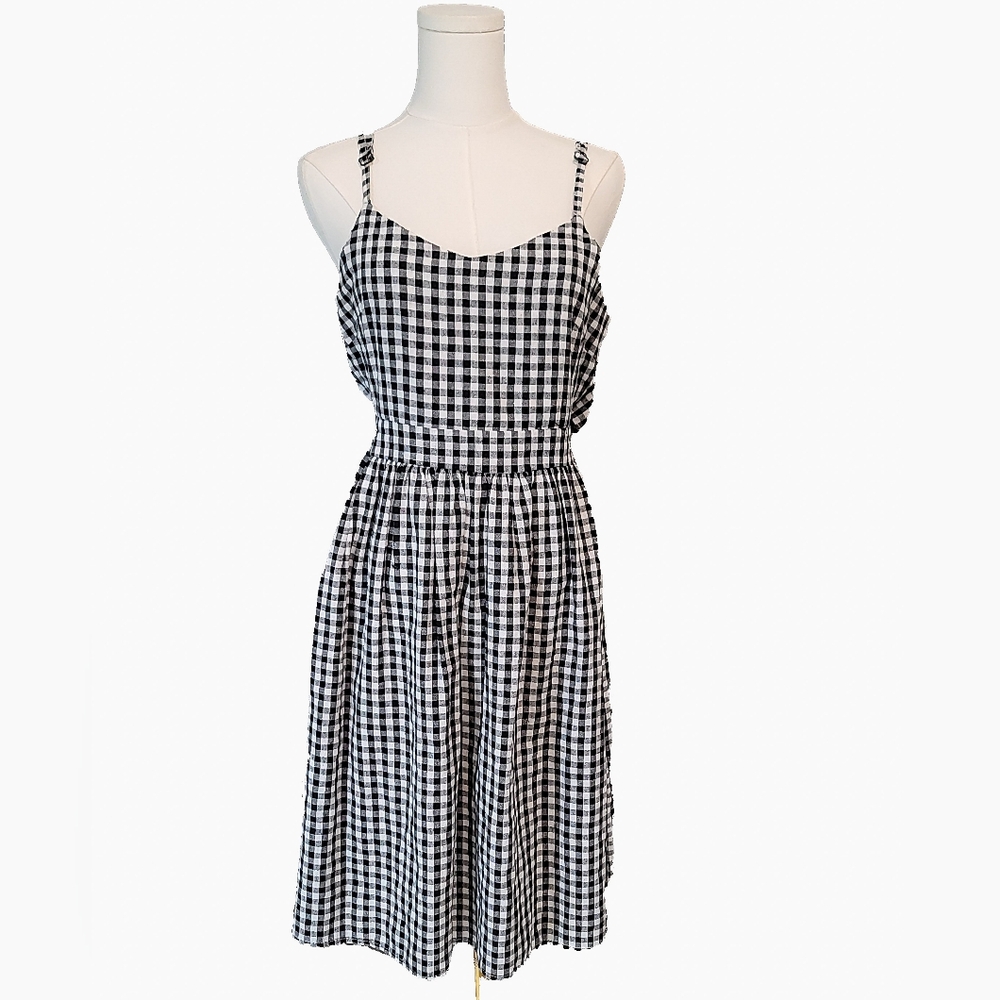 GRACE & CHILI Casual Black and White Spaghetti Strap Midi Dress